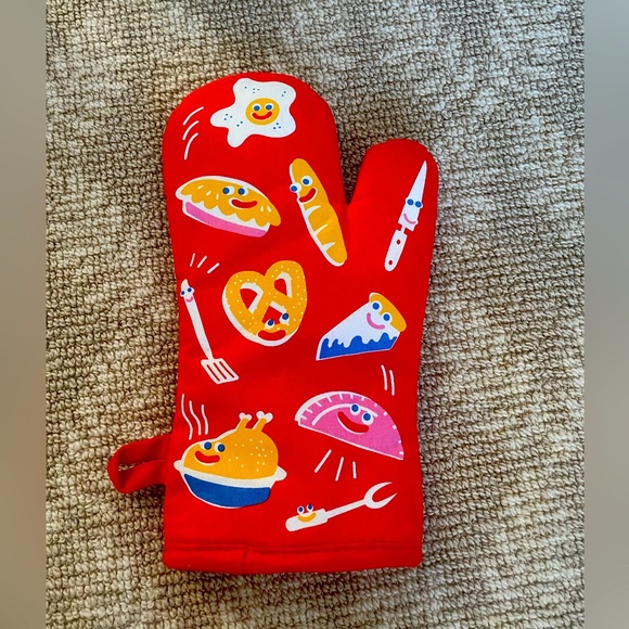 New - silly cartoon oven mitt - Picture 1 of 1